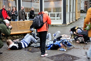 20101030_strindens4 Antics. A little nap. And as you can tell, I wasn't the only one with my camera out.