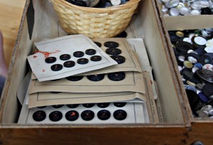 20110306_knapper1 Some on cards.