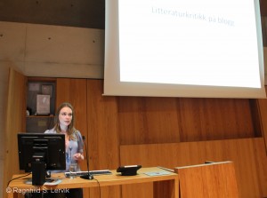 Line, fra Lines bibliotek, holder innlegg om Litteraturkritikk på blogg